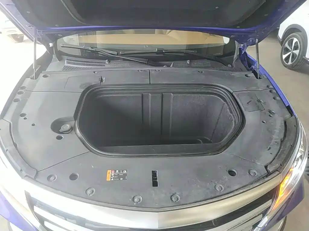 Roewe MARVEL X — миниатюра 20