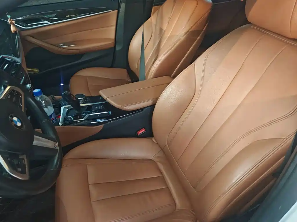 BMW 5 Series — миниатюра 8