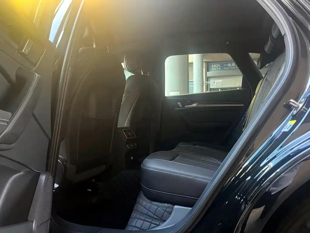 Audi Q5L — миниатюра 10