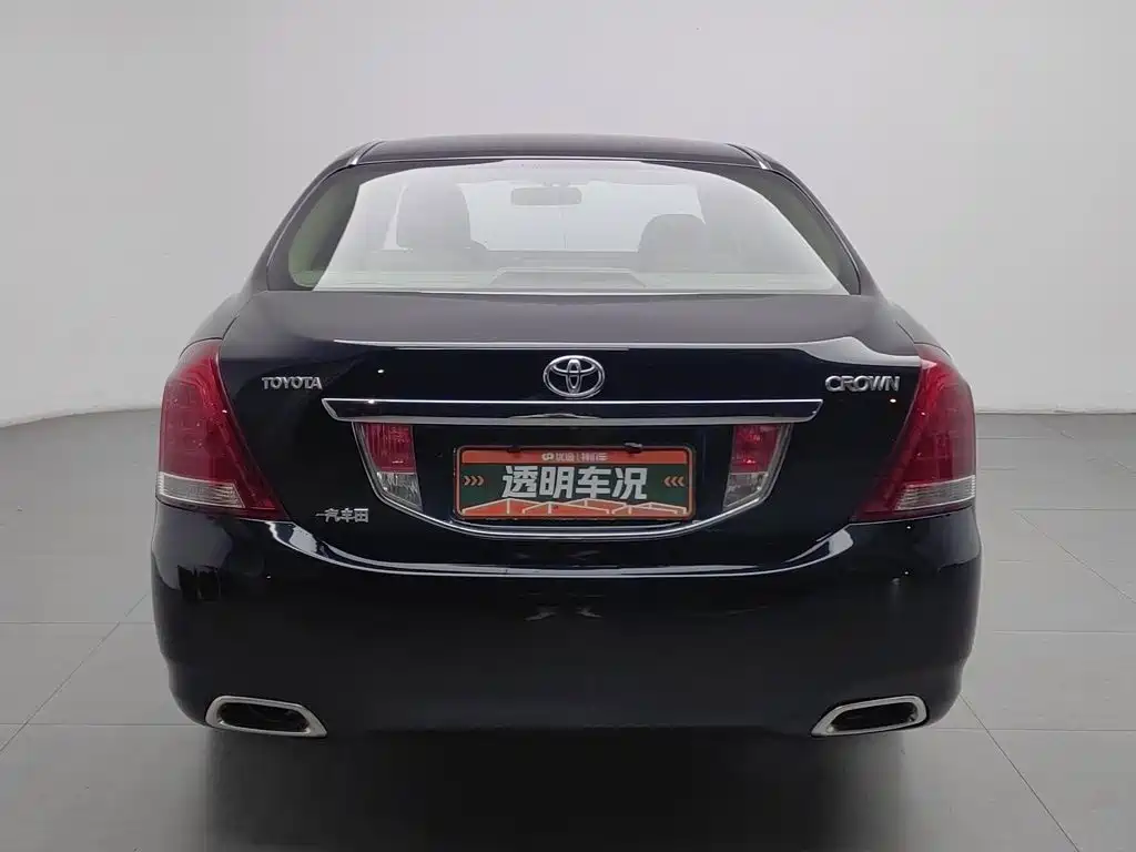 Toyota Crown — миниатюра 4