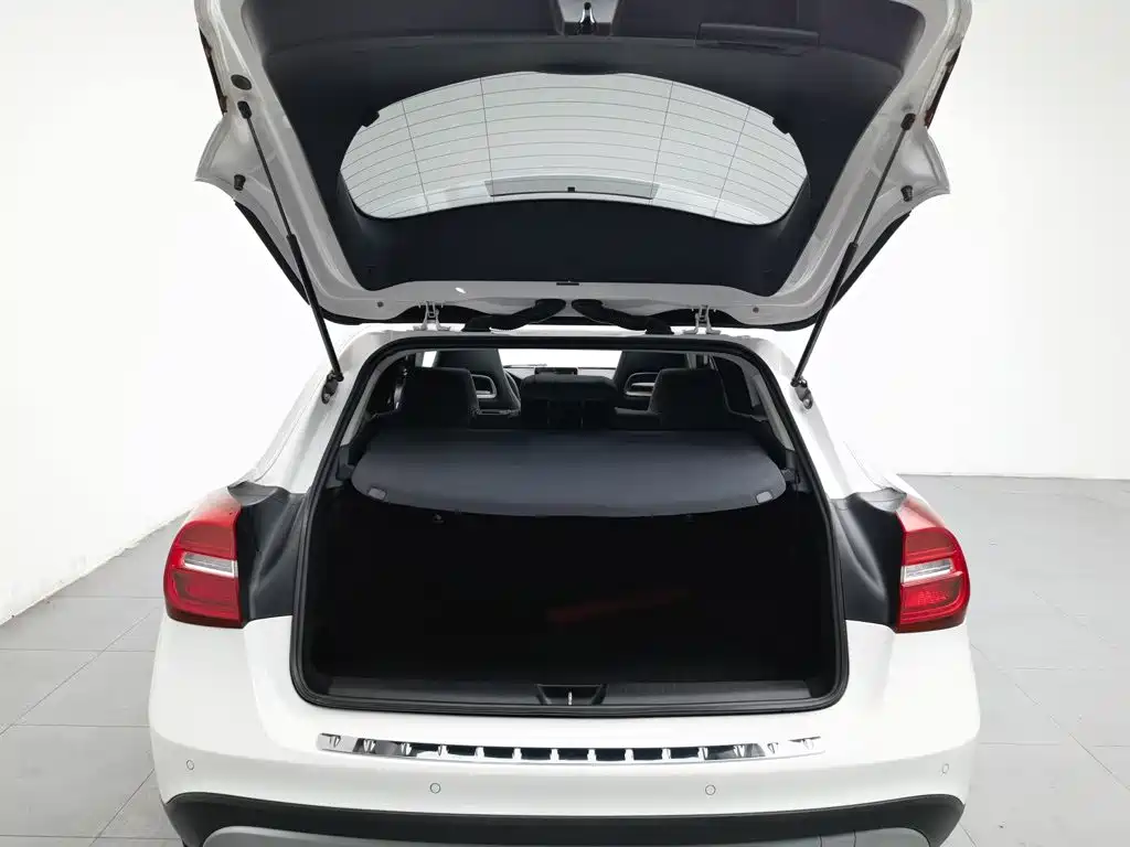 Mercedes-Benz GLA — миниатюра 16