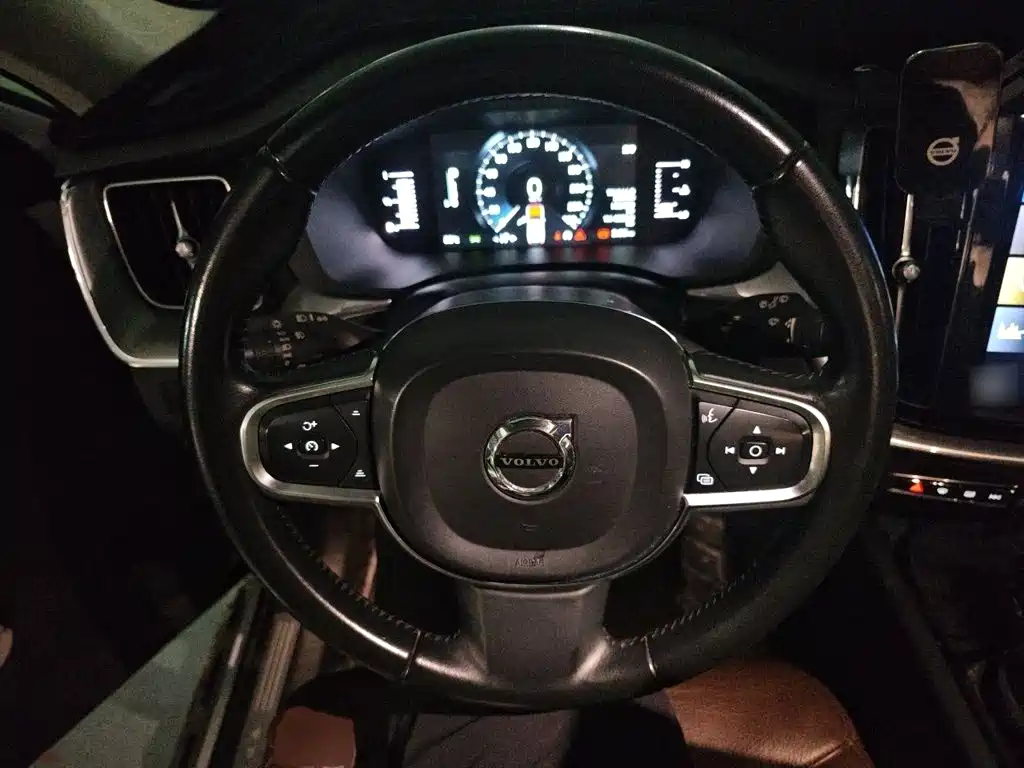 Volvo XC60 — миниатюра 3