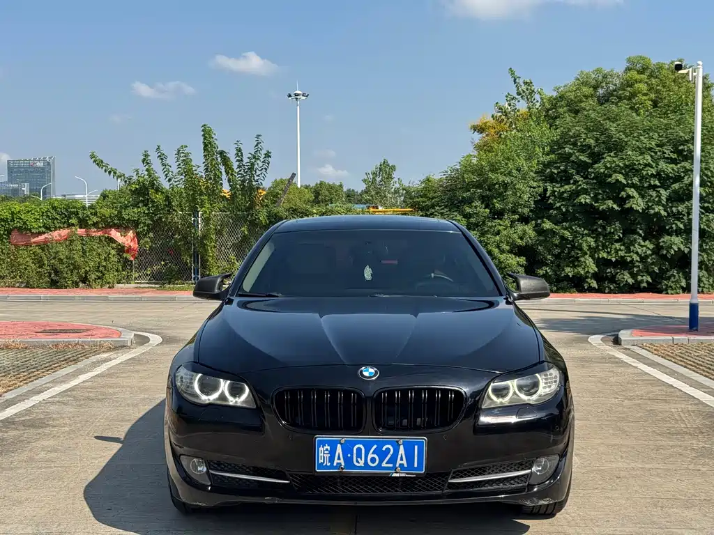 BMW 5 Series — миниатюра 2