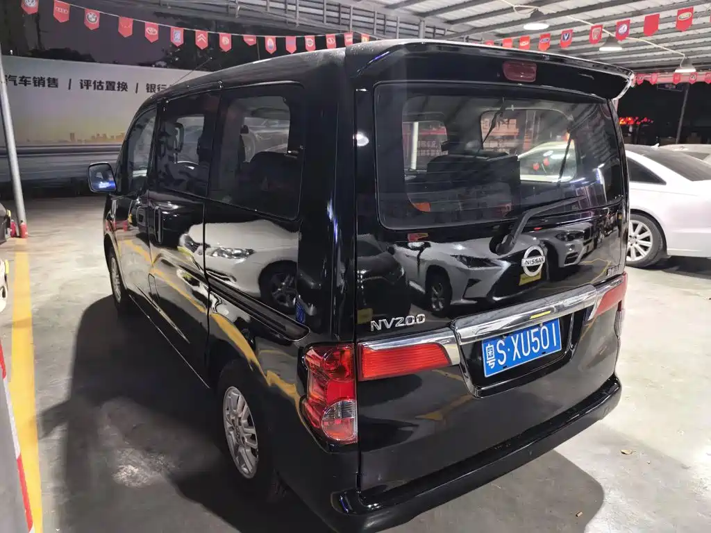 Nissan NV200 — миниатюра 5