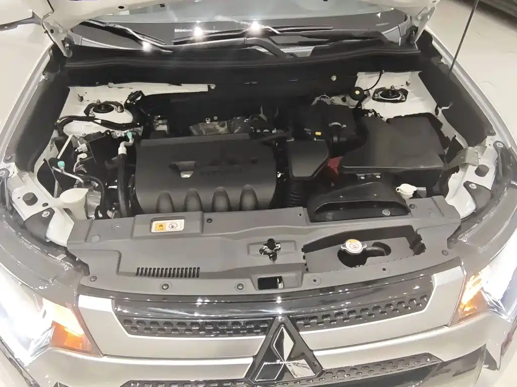 Mitsubishi Outlander — миниатюра 22