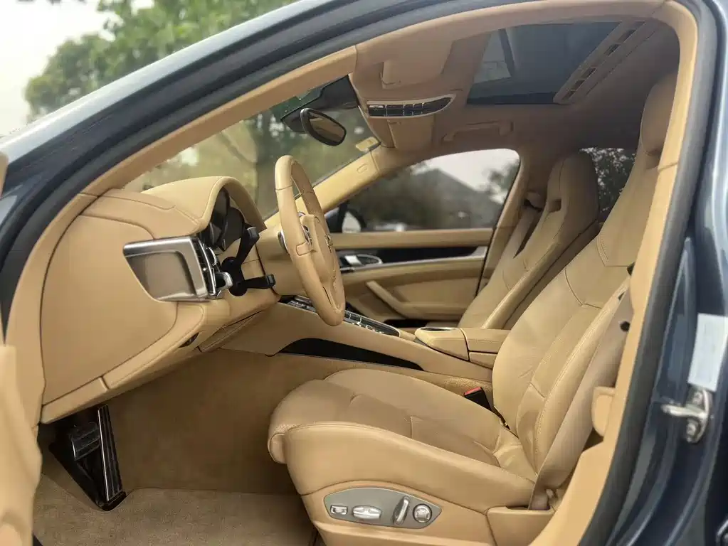 Porsche Panamera 2014 Panamera 4 3.0T