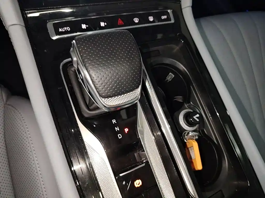 Hongqi Hongqi H5 PHEV — миниатюра 14