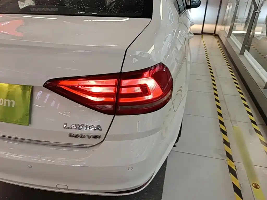 Volkswagen Lavida — миниатюра 8