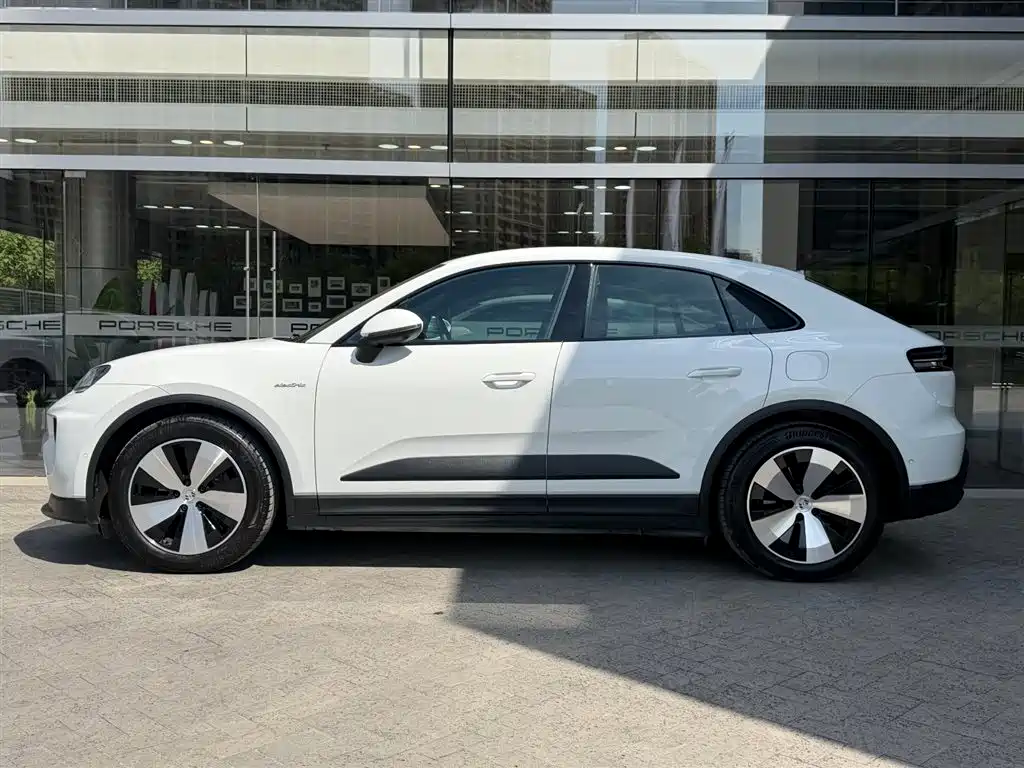 Porsche Macan 2024 Macan