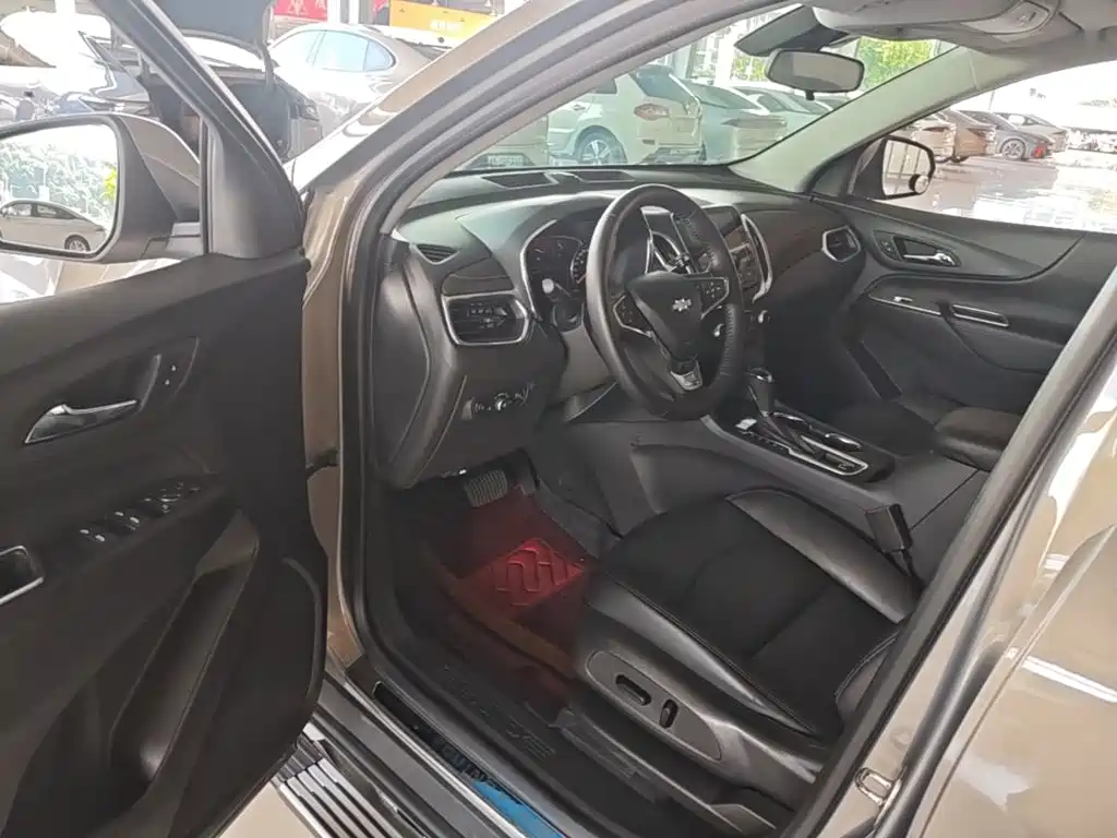 Chevrolet Equinox — миниатюра 16