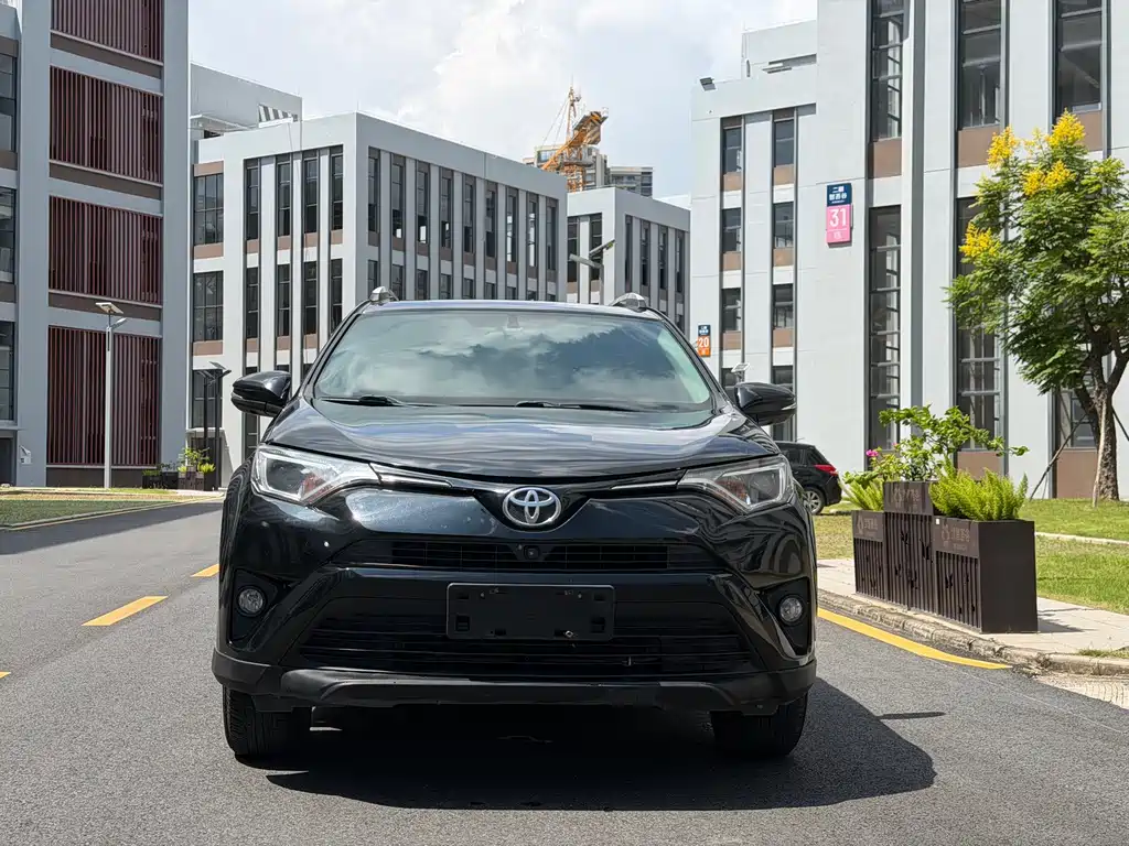 Toyota RAV4 — миниатюра 2