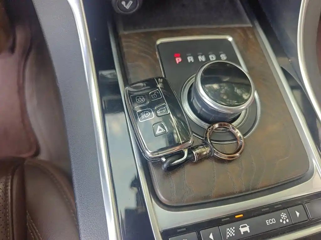Jaguar XFL — миниатюра 12