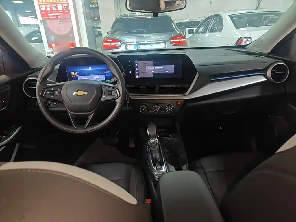 Chevrolet Seeker — миниатюра 10