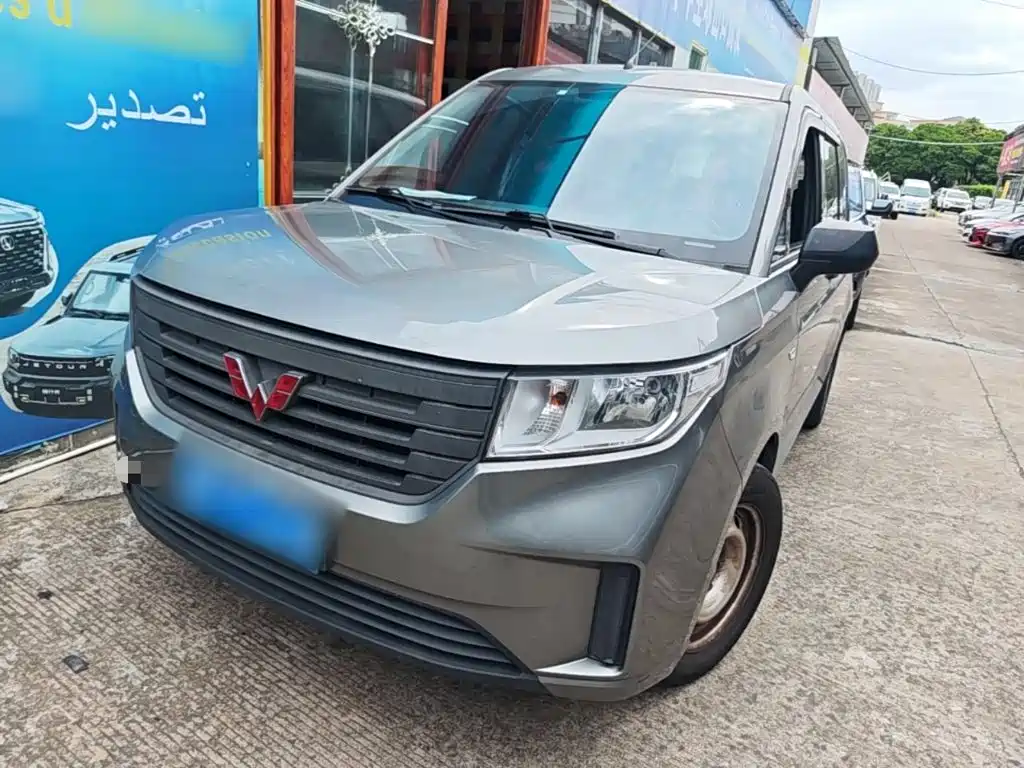 Wuling Hongguang PLUS