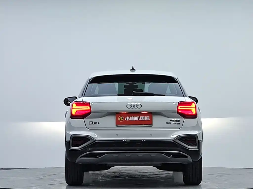 Audi Q2L 2022 35 TFSI Fashion