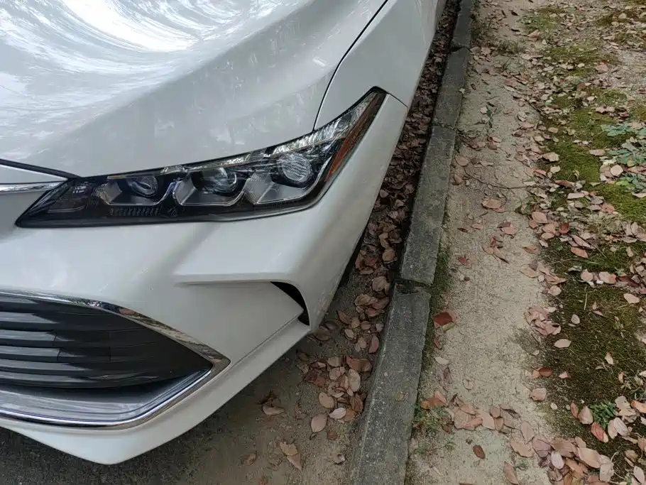 Toyota Avalon — миниатюра 5