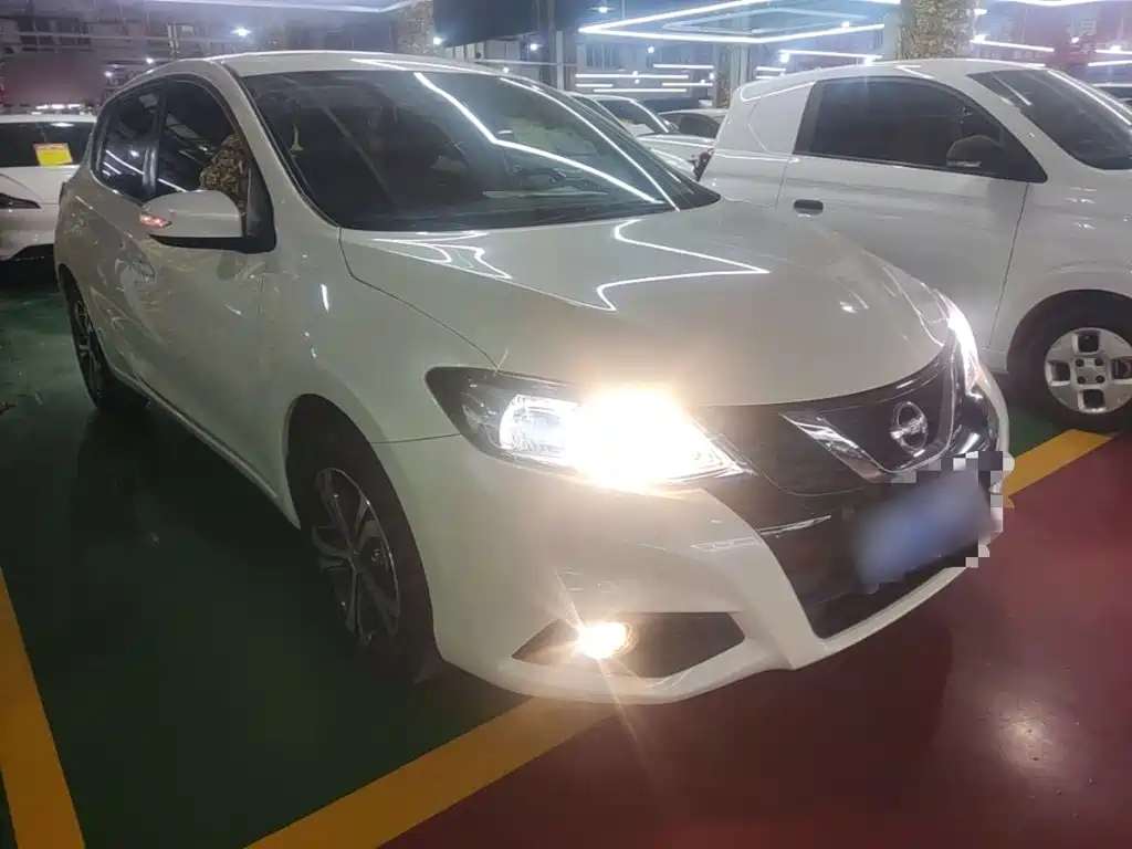 Nissan Tiida — миниатюра 4