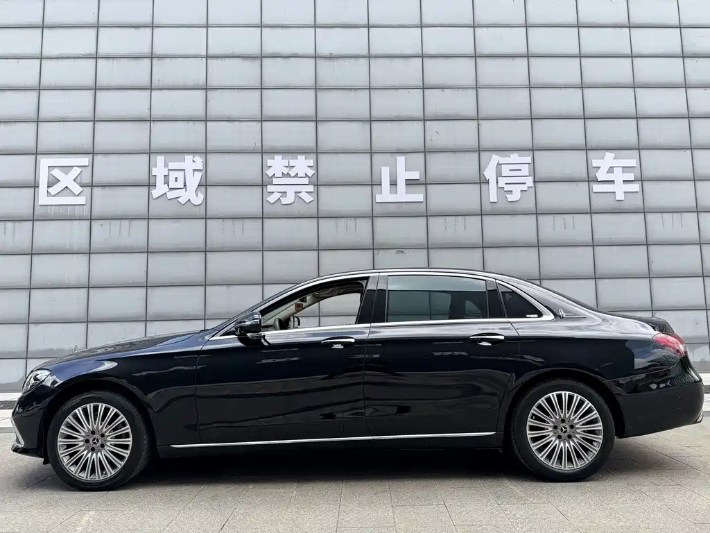 Mercedes-Benz E-Class — миниатюра 4