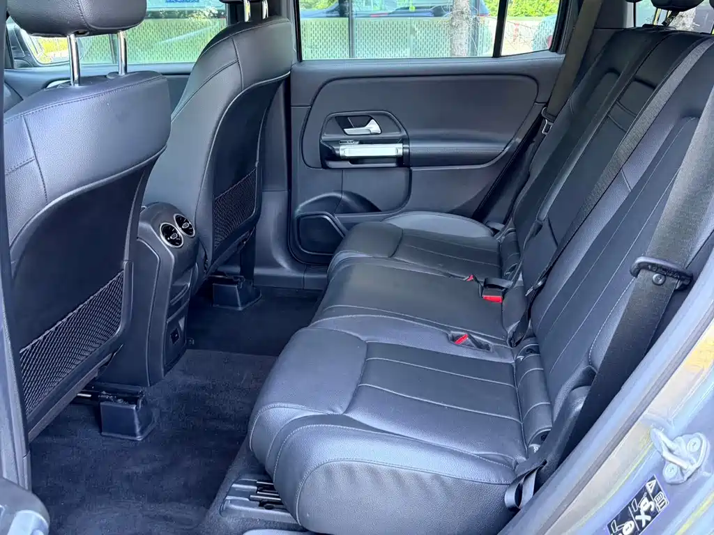 Mercedes-Benz GLB — миниатюра 12