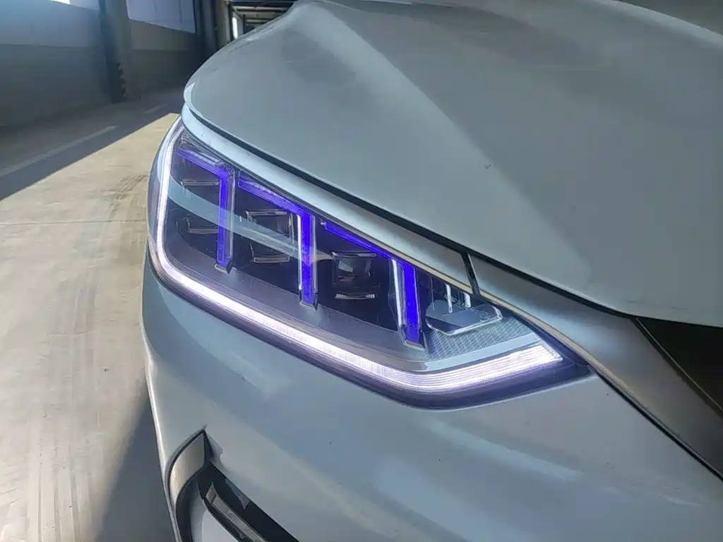 BYD PLUS New Energy — миниатюра 8