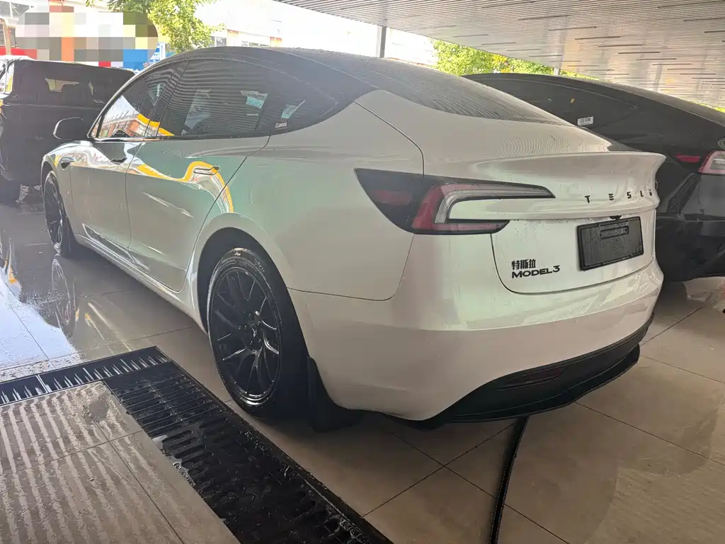 Tesla Model 3 — миниатюра 13