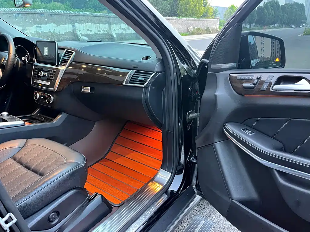 Mercedes-Benz GL-Class — миниатюра 24