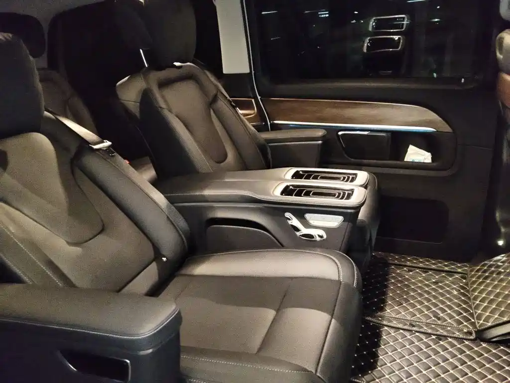 Mercedes-Benz V-Class — миниатюра 13