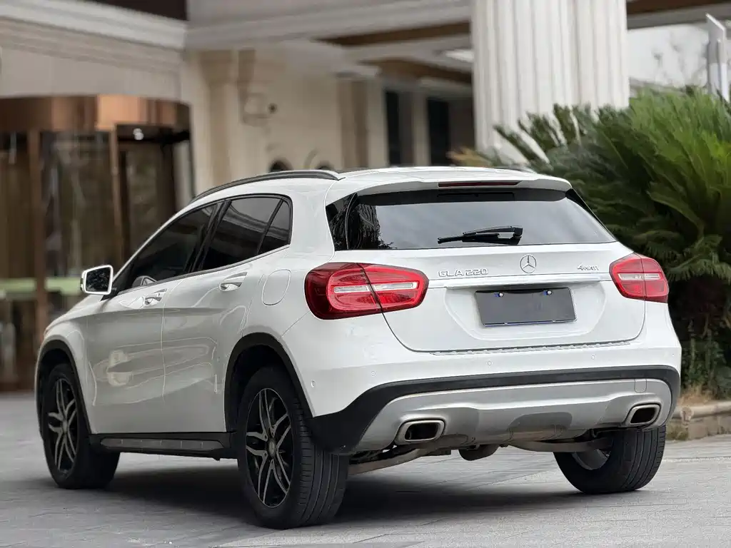 Mercedes-Benz GLA — миниатюра 10