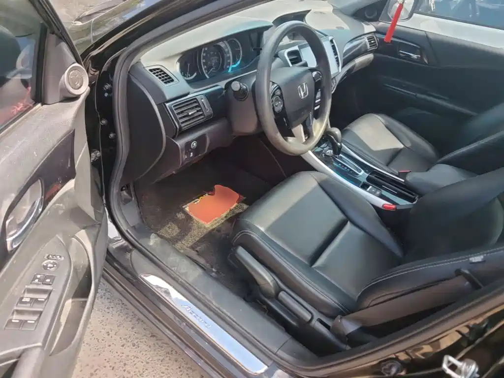 Honda Accord — миниатюра 16