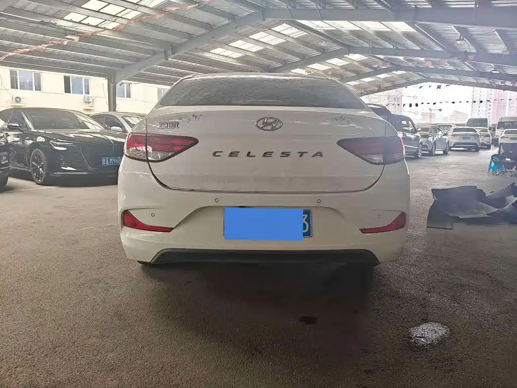 Hyundai Elantra — миниатюра 8