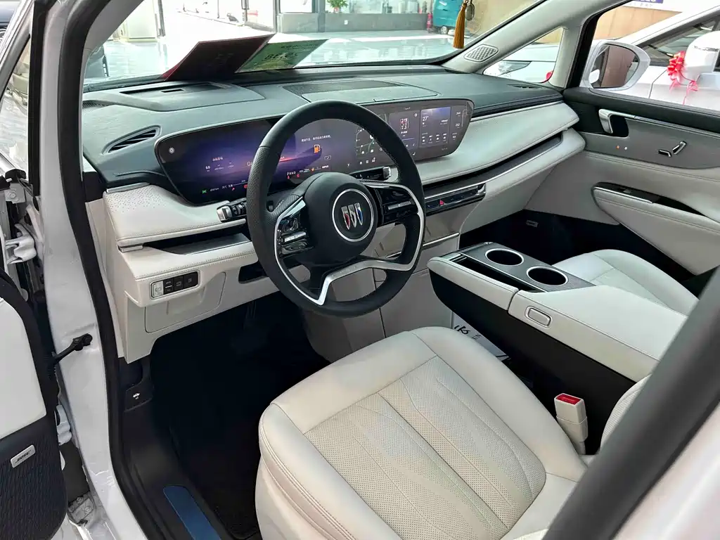 Buick GL8 Hybrid — миниатюра 8