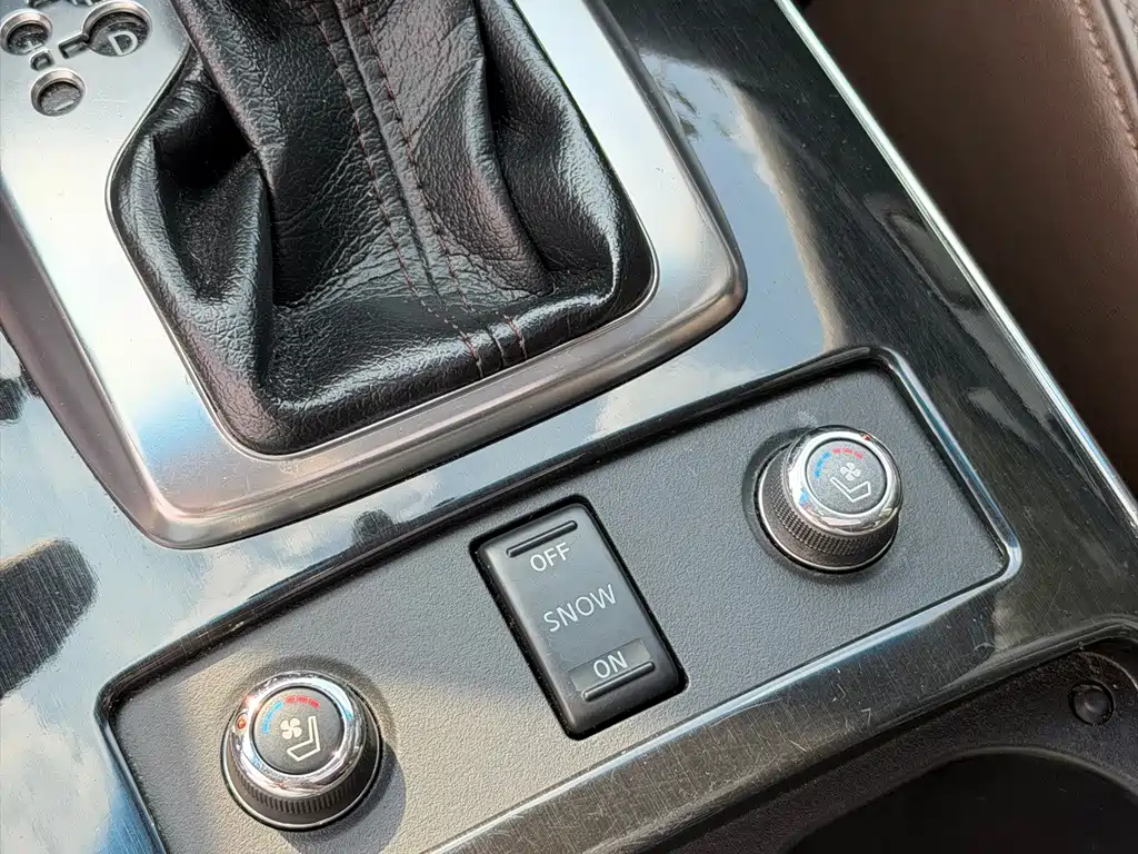 Infiniti FX — миниатюра 12