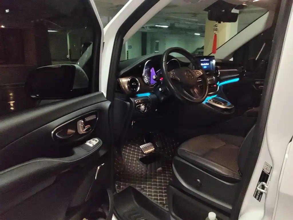 Mercedes-Benz V-Class — миниатюра 12