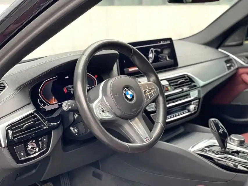 BMW 5 Series — миниатюра 7