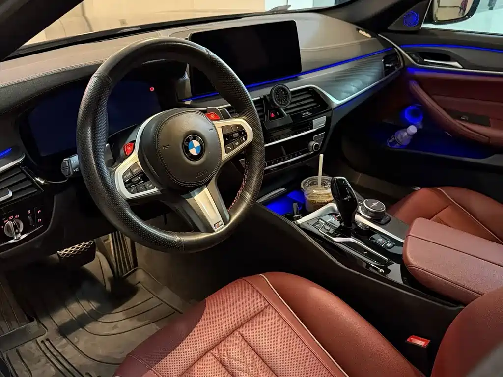 BMW 5 Series — миниатюра 7