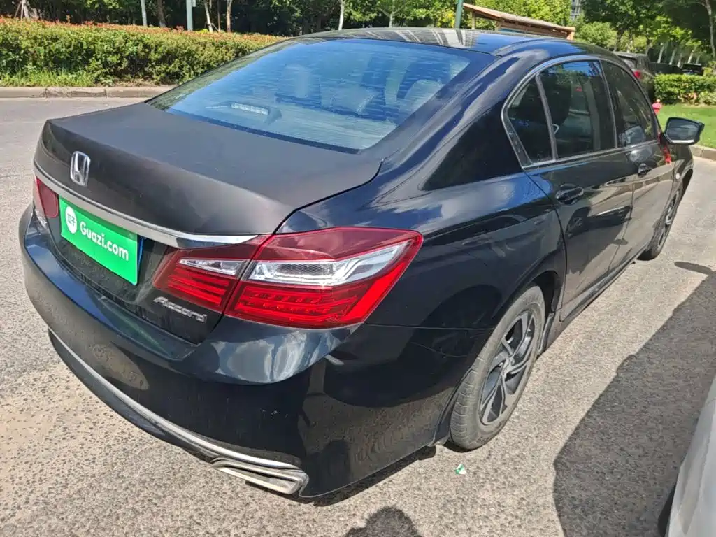 Honda Accord — миниатюра 7