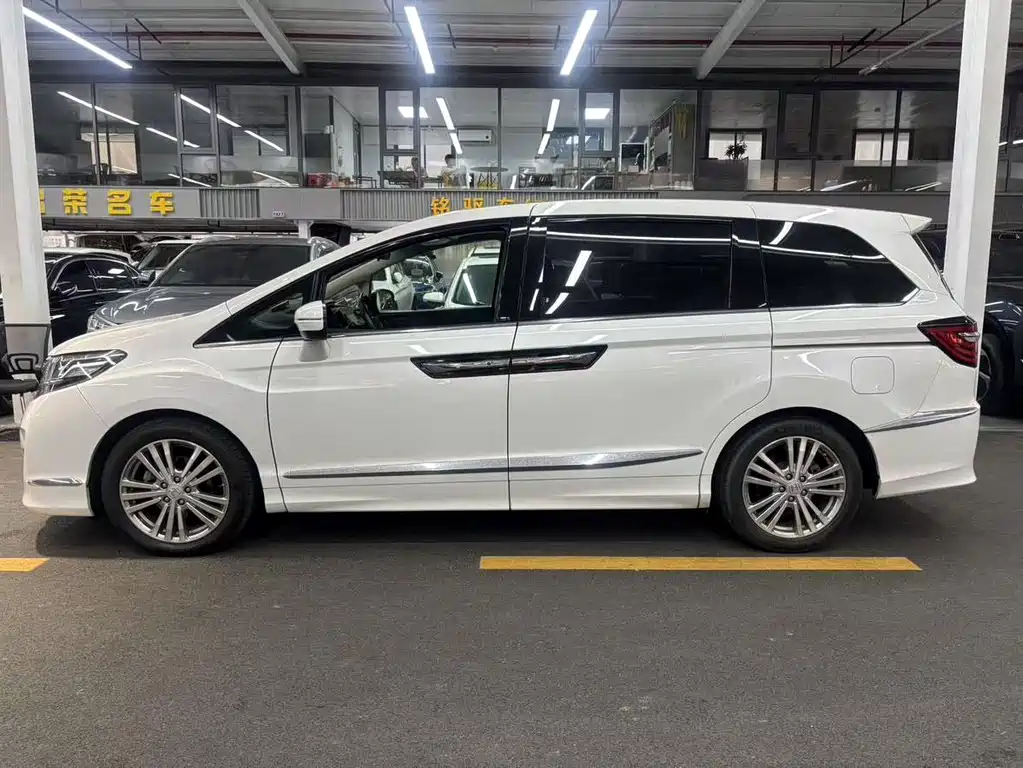 Honda Elysion — миниатюра 3
