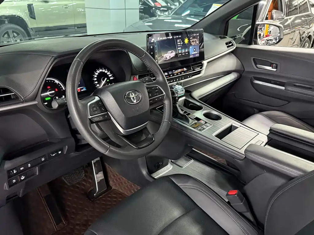 Toyota Sienna - фото 9