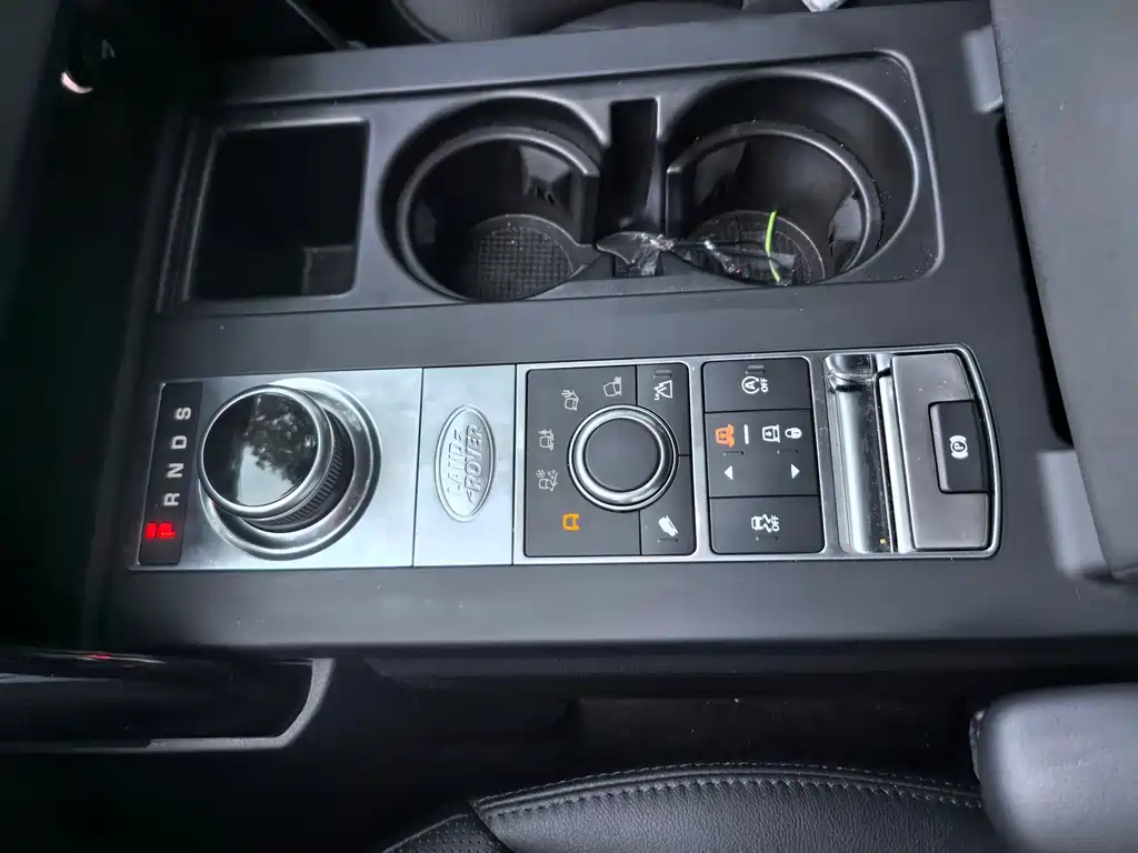 Land Rover Discovery — миниатюра 6