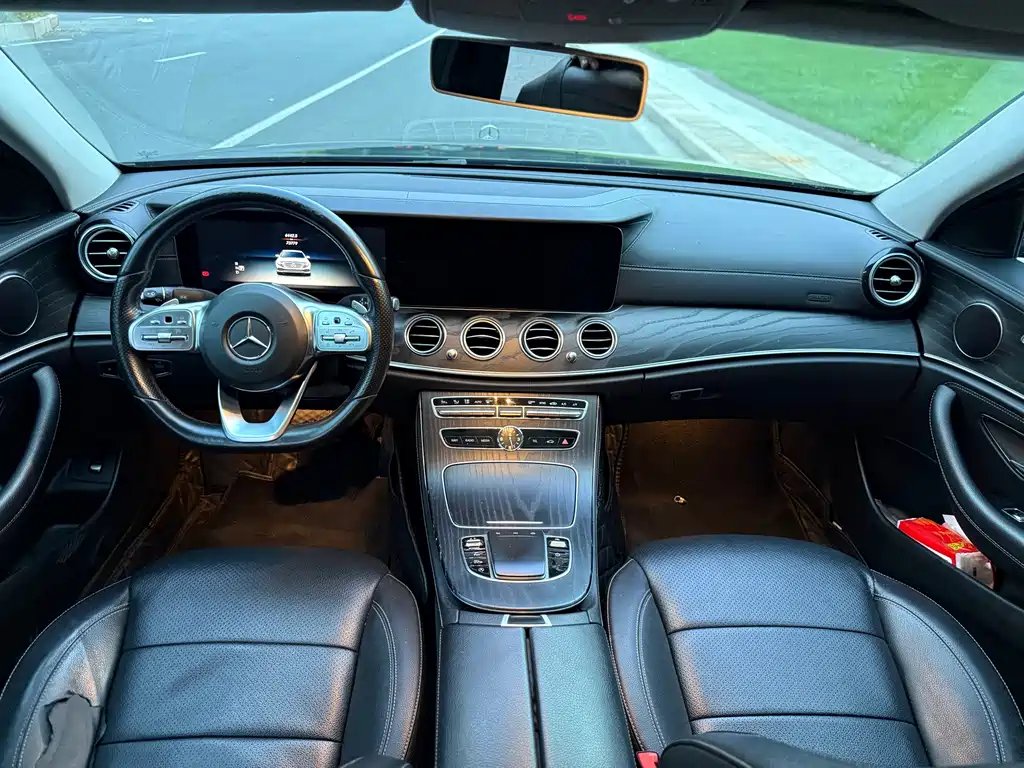 Mercedes-Benz E-Class — миниатюра 8