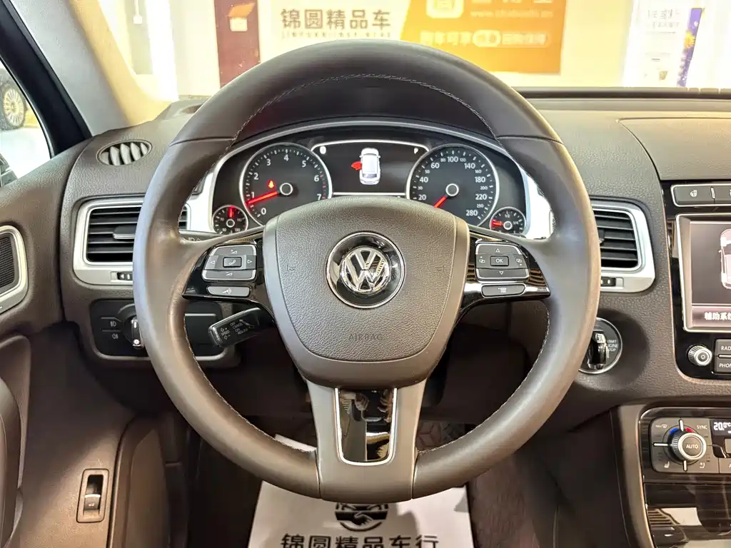 Volkswagen Touareg — миниатюра 22