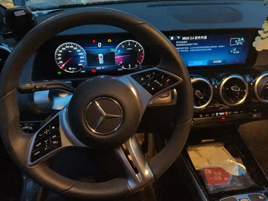 Mercedes-Benz GLB — миниатюра 12