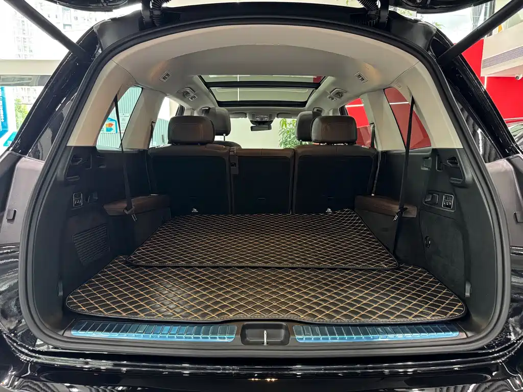 Mercedes-Benz GLS — миниатюра 24