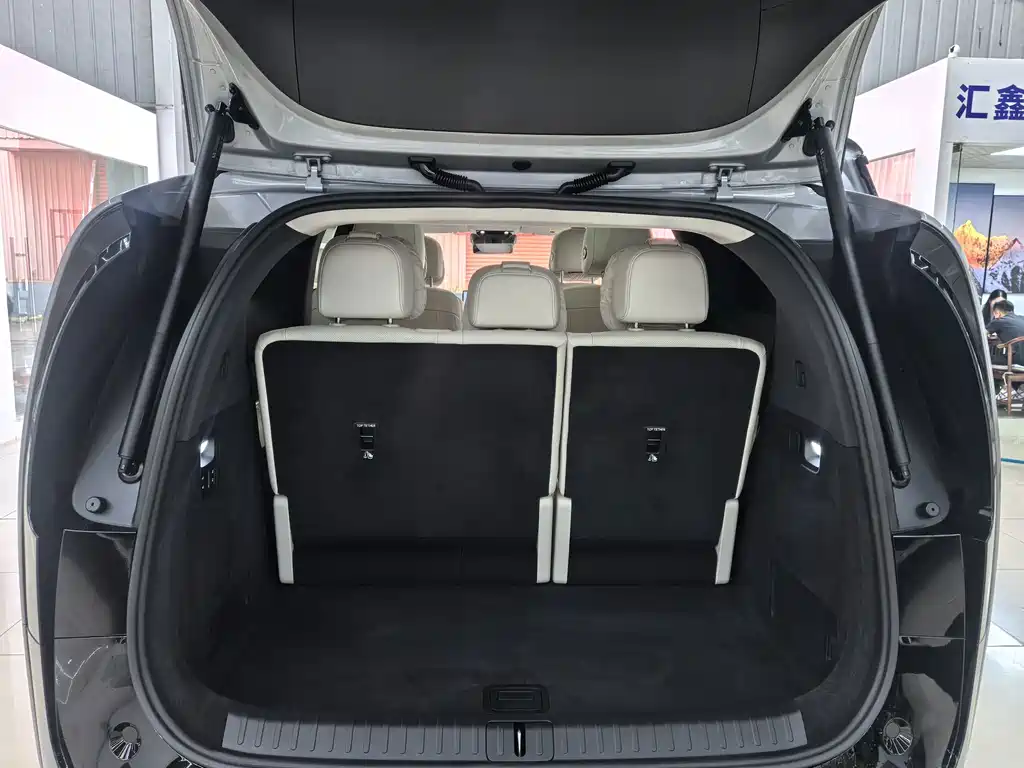 Li Auto Li MEGA — миниатюра 23