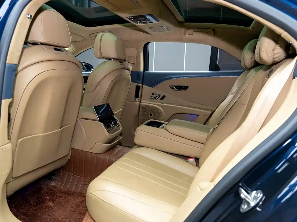 Bentley Flying Spur — миниатюра 12