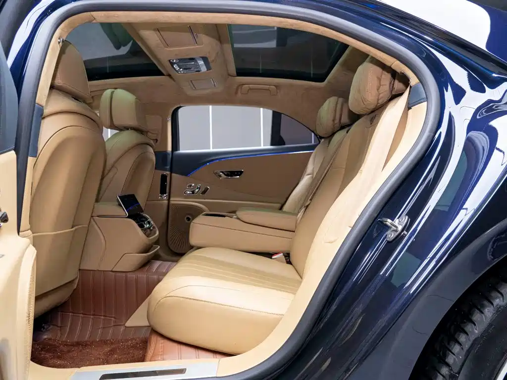 Bentley Flying Spur — миниатюра 11