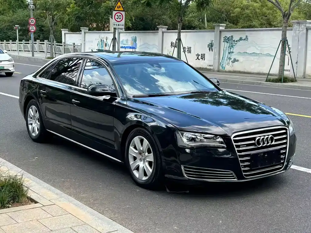 Audi A8 — миниатюра 3