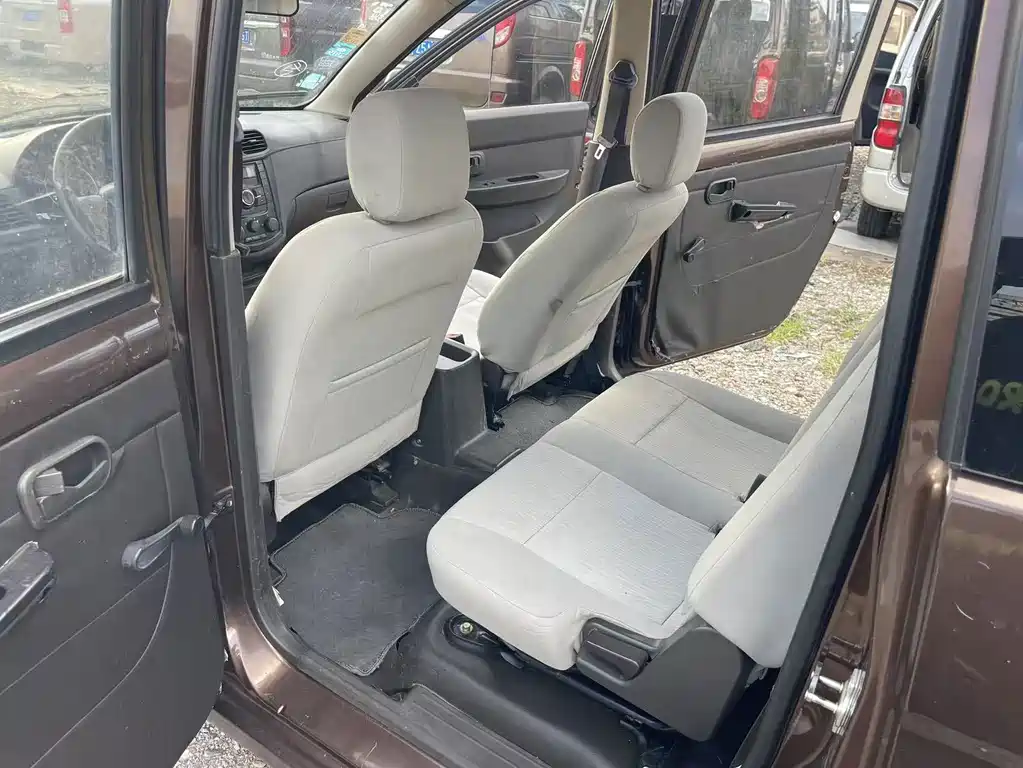Wuling Hongguang — миниатюра 7