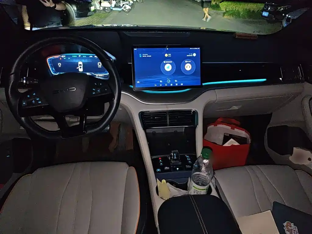 BYD PLUS New Energy — миниатюра 5