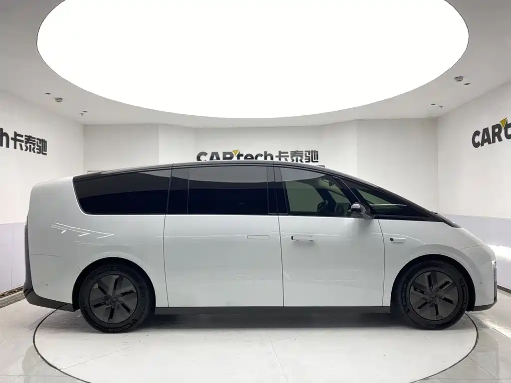 Li Auto Li MEGA — миниатюра 4